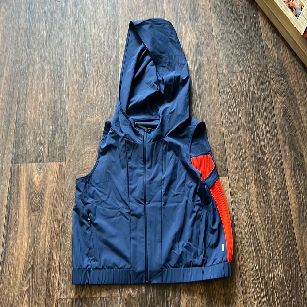 THE LYRA VEST